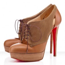 Gilet Christian Louboutin 140 mm, bottines camel Gilet Christian Louboutin 140 mm, bottines camel