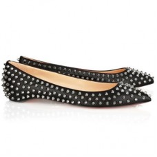 Ballerines à clous Pigalle noires de Christian Louboutin