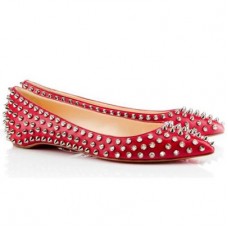 Ballerines à clous Pigalle rouges de Christian Louboutin